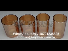 유리제품 위의 짙은 호박색